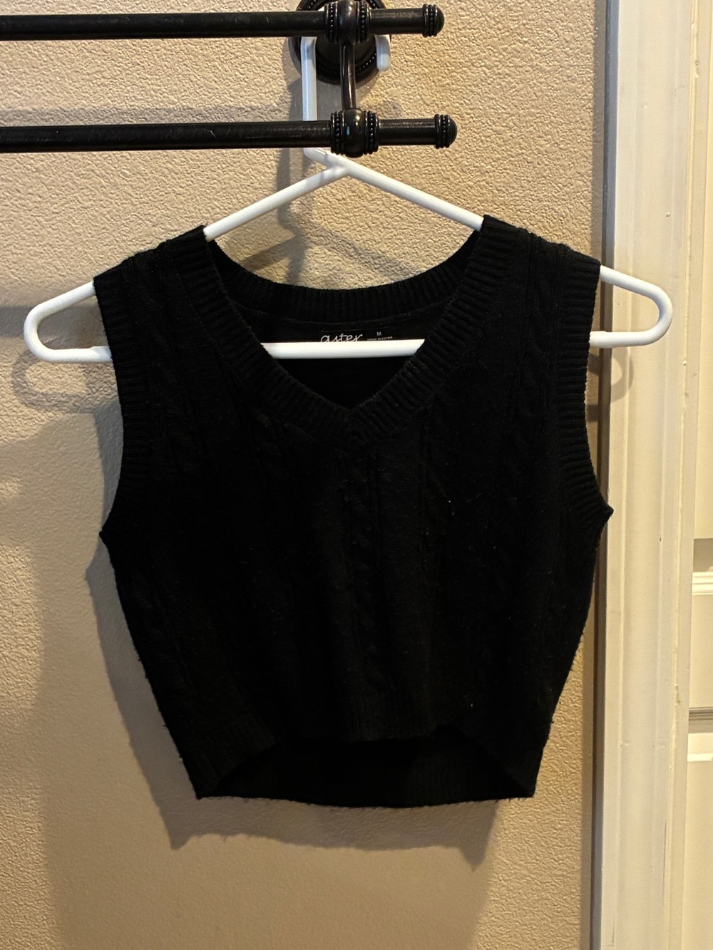 Cropped Black V-Neck Cable Knit Sweater Tank